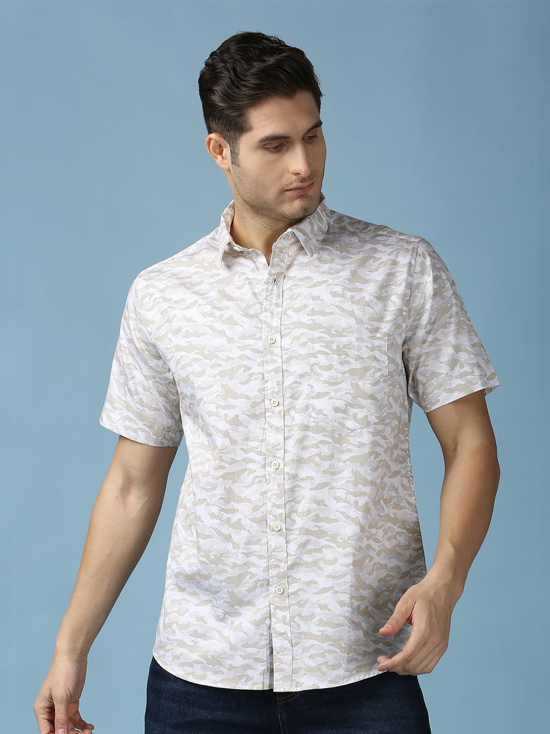 SNX Men Tailored Regular Fit Spread Collar Abstract Printed Cotton Casual Shirt, White
SNX Men Tailored Regular Fit Spread Collar Abstract Printed Cotton Casual Shirt, White