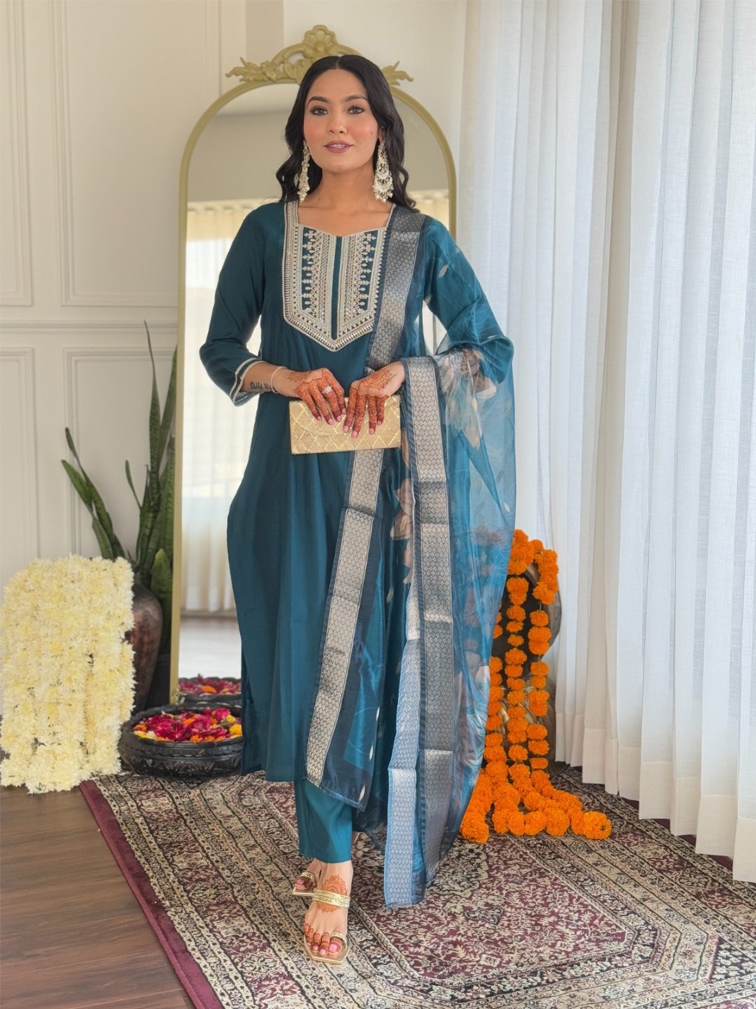 CHANDALIYO Floral Yoke Design Sequinned Straight Kurta With Trousers & Dupatta, Teal
CHANDALIYO Floral Yoke Design Sequinned Straight Kurta With Trousers & Dupatta, Teal