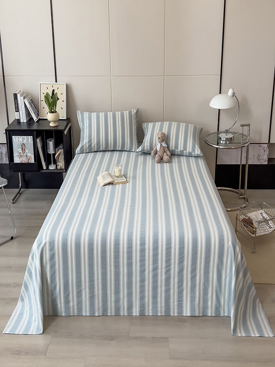 JC HOME White & Grey Striped Pure Cotton 220 TC Queen Bedsheet Set-2.50 m x 2.30 m
JC HOME White & Grey Striped Pure Cotton 220 TC Queen Bedsheet Set-2.50 m x 2.30 m