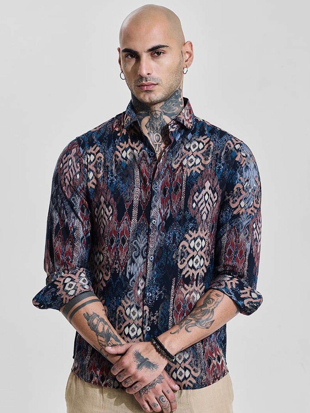 Snitch Men Smart Slim Fit Spread Collar Ethnic Motifs Printed Casual Shirt, Navy blue
Snitch Men Smart Slim Fit Spread Collar Ethnic Motifs Printed Casual Shirt, Navy blue
