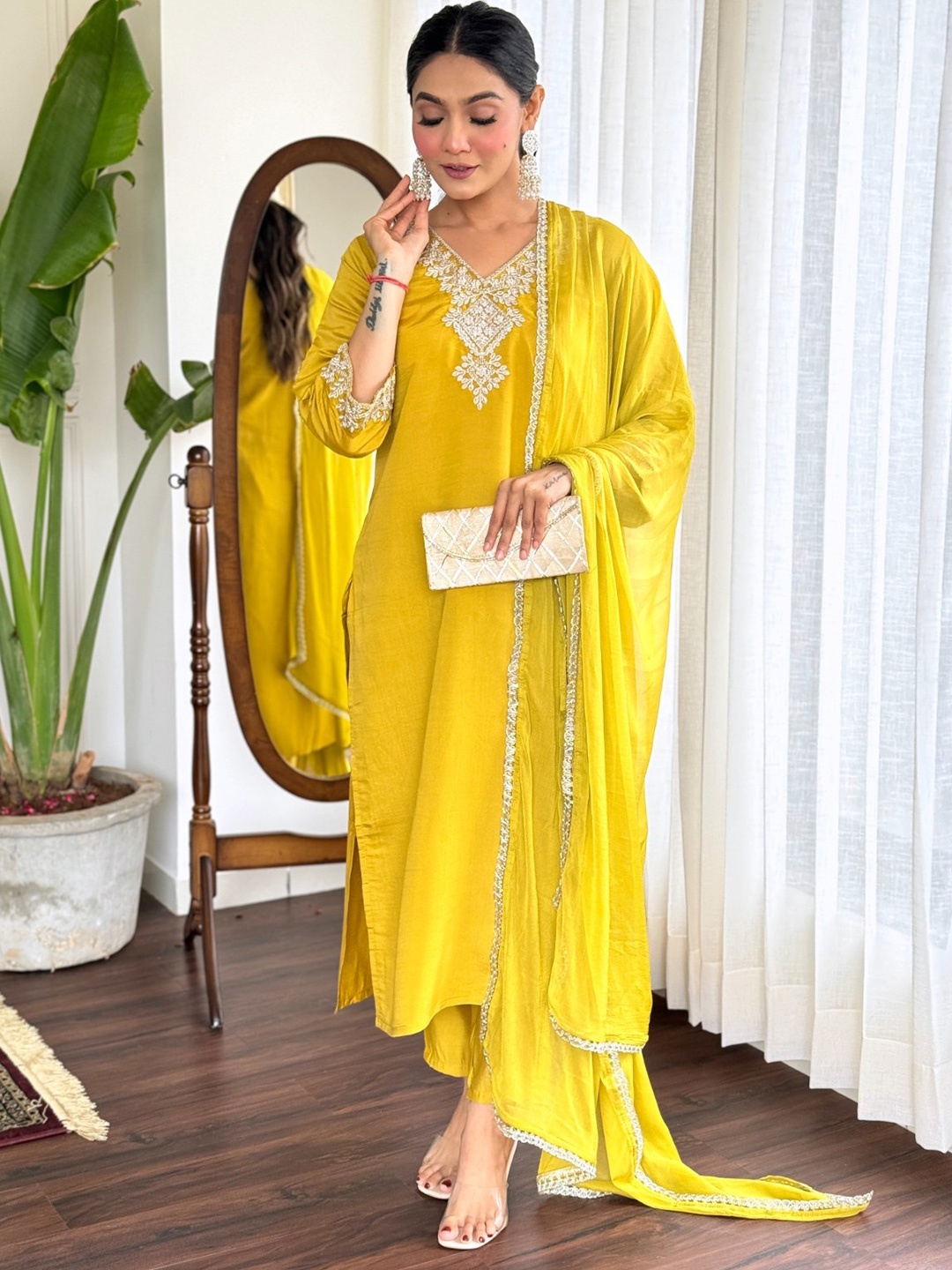CHANDALIYO Yoke Design Thread Work Chanderi Silk Straight Kurta With Trouser & Dupatta, Yellow
CHANDALIYO Yoke Design Thread Work Chanderi Silk Straight Kurta With Trouser & Dupatta, Yellow