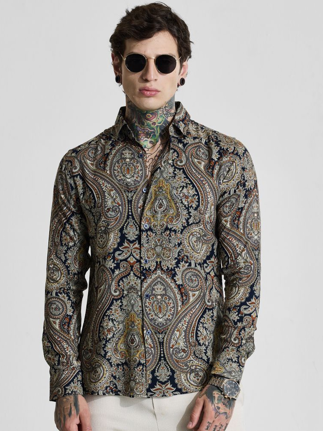 Snitch Men India Slim Fit Spread Collar Ethnic Motifs Printed Casual Shirt, Sea green
Snitch Men India Slim Fit Spread Collar Ethnic Motifs Printed Casual Shirt, Sea green