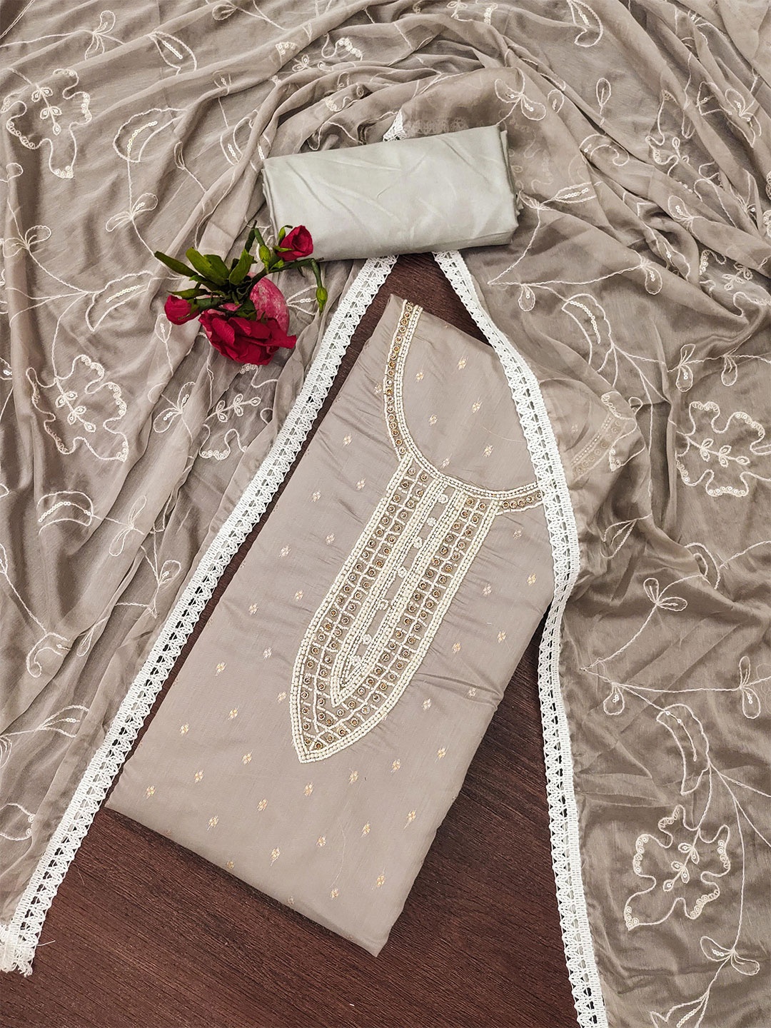 SHADOW & SAINING Floral Woven Design Beads And Stones Semi-Stitched Dress Material, Grey
SHADOW & SAINING Floral Woven Design Beads And Stones Semi-Stitched Dress Material, Grey