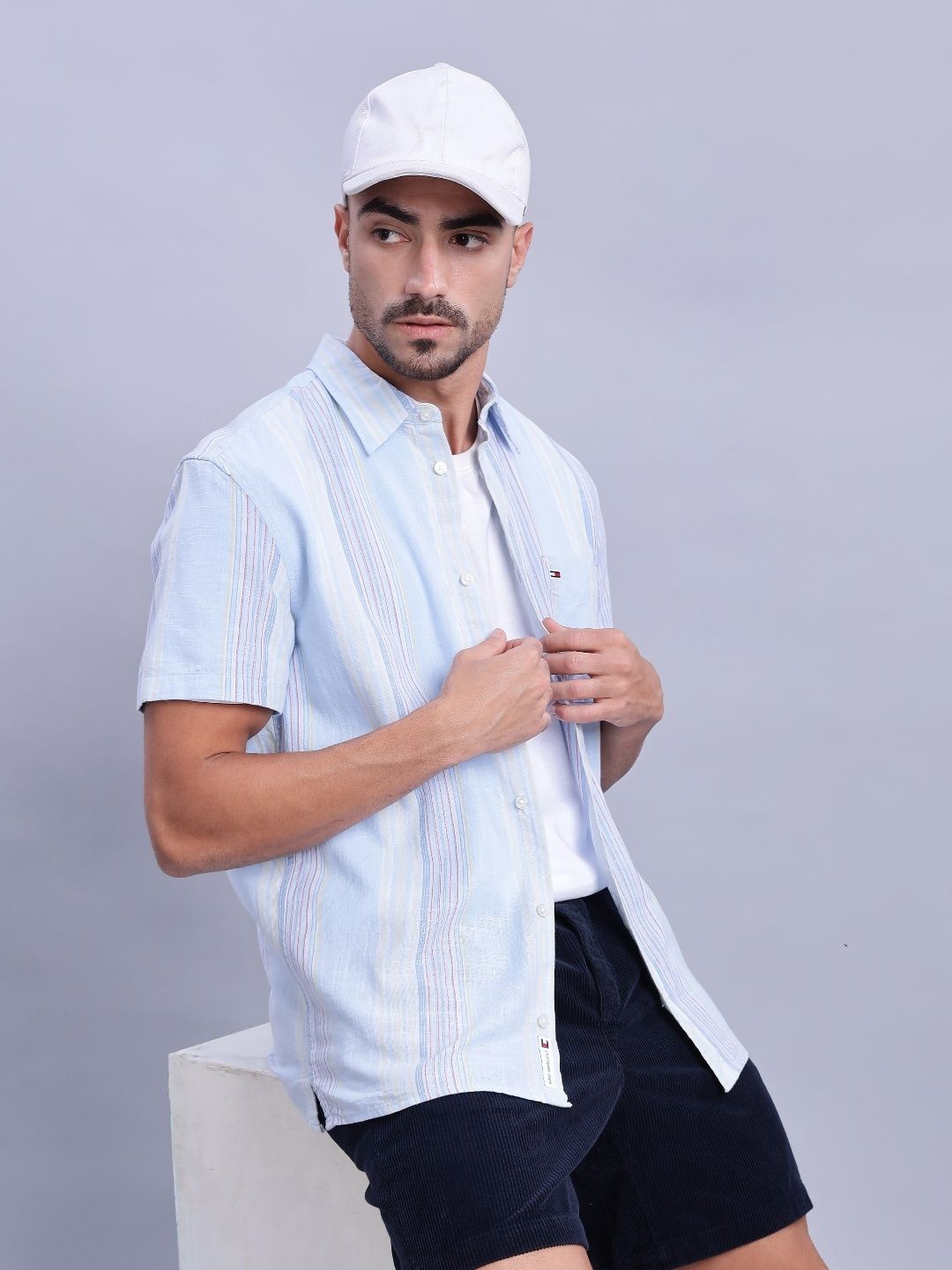 Tommy Hilfiger Men Regular Fit Spread Collar Vertical Striped Cotton Casual Shirt, Blue
Tommy Hilfiger Men Regular Fit Spread Collar Vertical Striped Cotton Casual Shirt, Blue