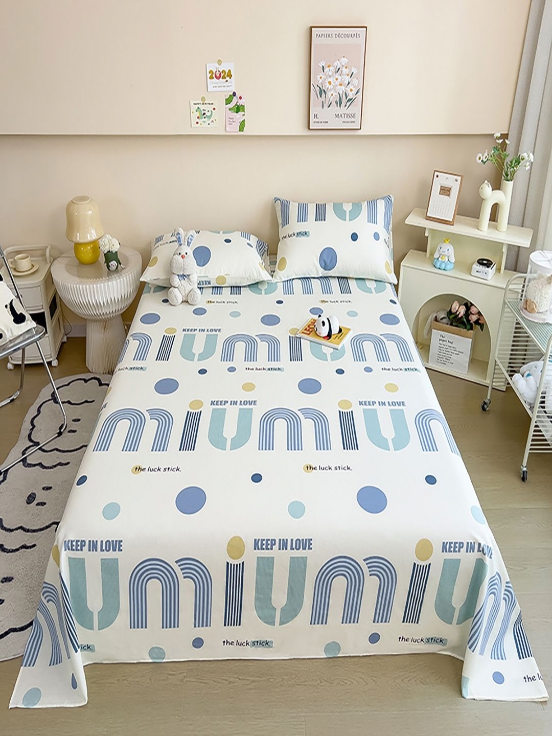 JC HOME White & Blue Printed Pure Cotton 220 TC Super King Bedsheet Set - 1.60 m x 2.30 m
JC HOME White & Blue Printed Pure Cotton 220 TC Super King Bedsheet Set - 1.60 m x 2.30 m