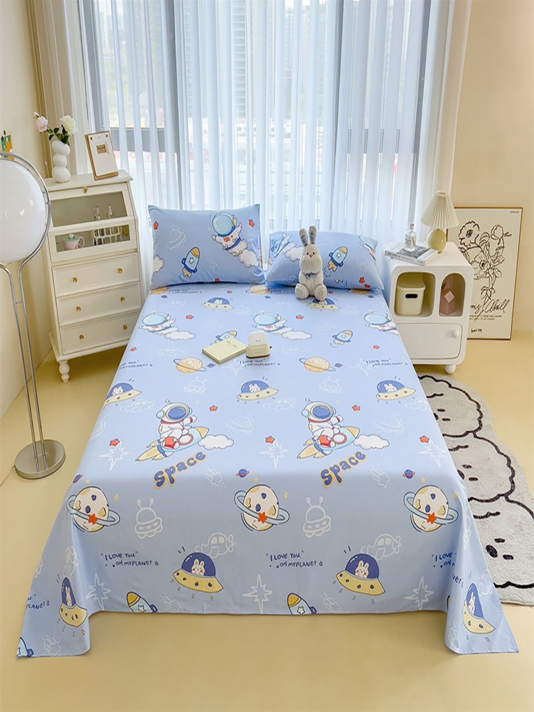 JC HOME Blue & Yellow Printed 220 TC Pure Cotton Single Bedsheet Set 1.60m x 2.30m
JC HOME Blue & Yellow Printed 220 TC Pure Cotton Single Bedsheet Set 1.60m x 2.30m