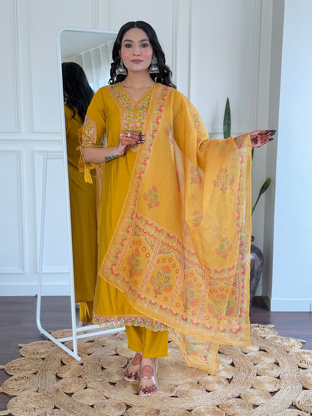 CHANDALIYO Floral Yoke Design V-Neck Sequinned Straight Kurta With Trousers & Dupatta, Mustard
CHANDALIYO Floral Yoke Design V-Neck Sequinned Straight Kurta With Trousers & Dupatta, Mustard