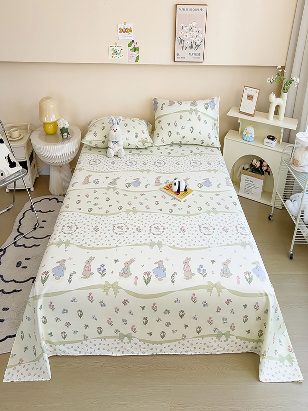 JC HOME White Cartoon Characters Pure Cotton 220 TC Queen Bedsheet Set 1.80 m x 2.30 m
JC HOME White Cartoon Characters Pure Cotton 220 TC Queen Bedsheet Set 1.80 m x 2.30 m