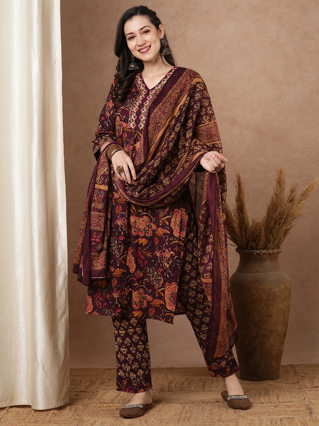 FASHOR Women Ethnic Motifs Printed Regular Mirror Work Pure Cotton Kurta with Trousers & With Dupatta, Burgundy
FASHOR Women Ethnic Motifs Printed Regular Mirror Work Pure Cotton Kurta with Trousers & With Dupatta, Burgundy