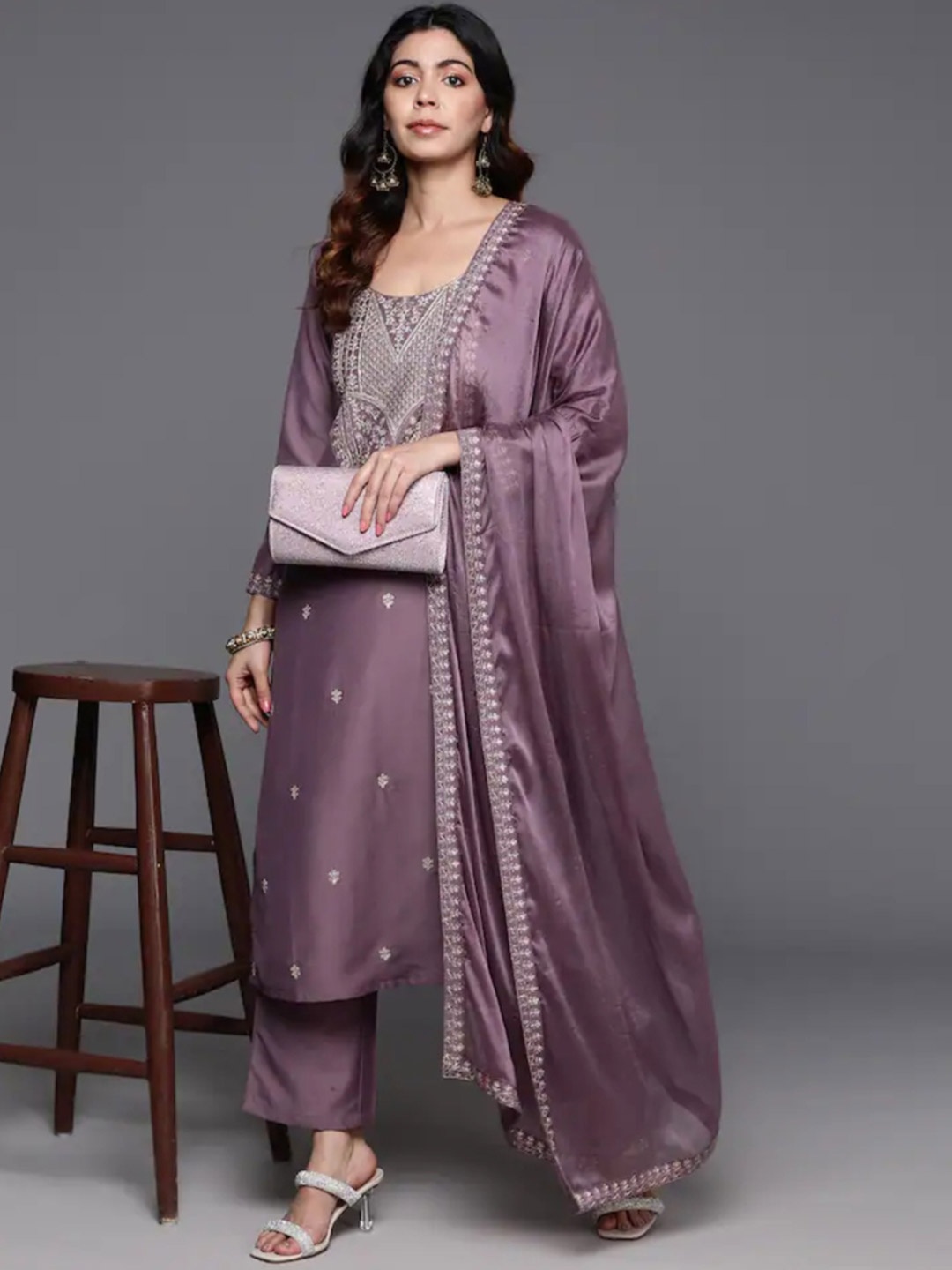 CHANDALIYO Floral Embroidered Sequinned Chanderi Silk Straight Kurta & Trouser & Dupatta, Mauve
CHANDALIYO Floral Embroidered Sequinned Chanderi Silk Straight Kurta & Trouser & Dupatta, Mauve