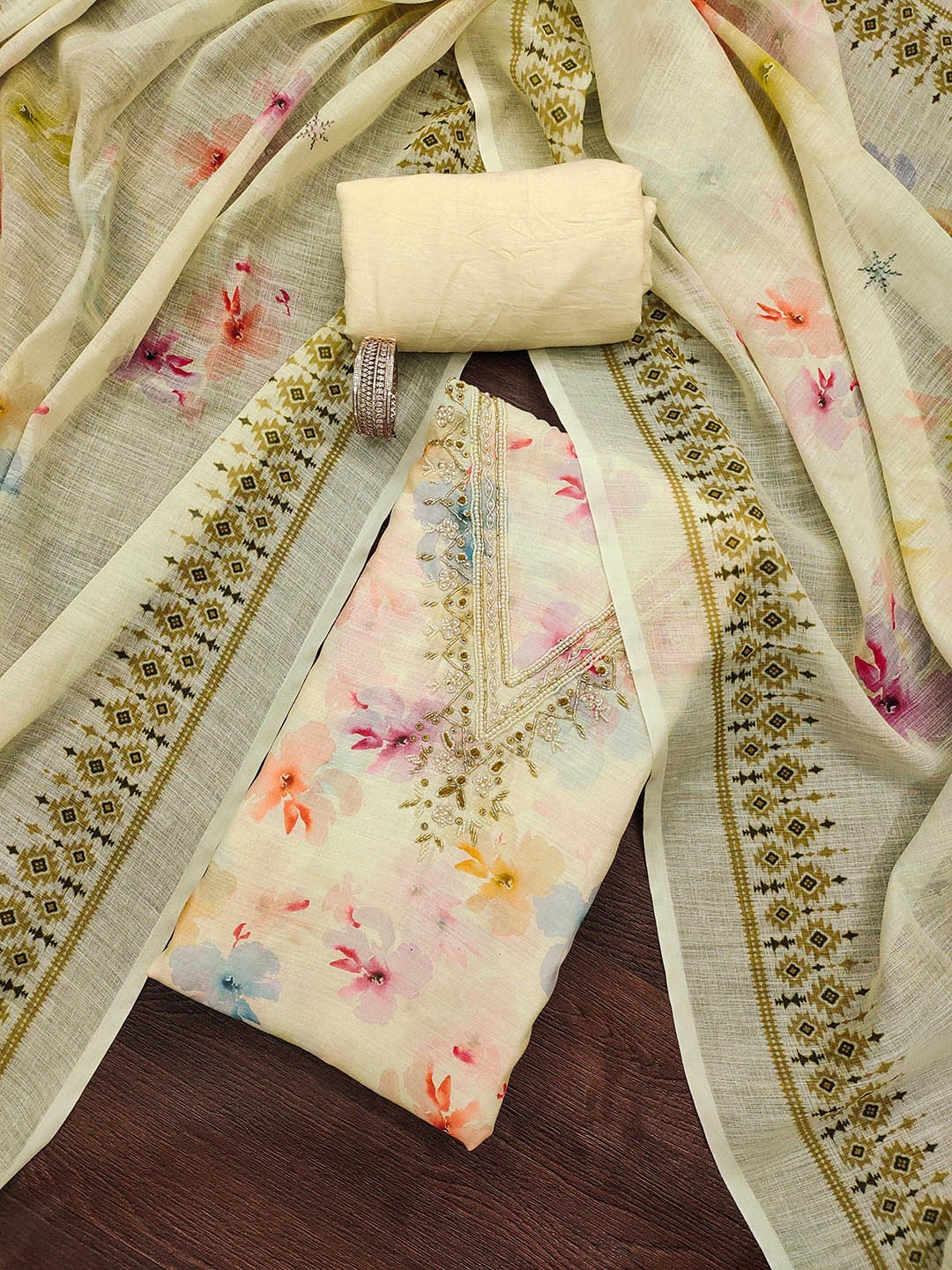 SHADOW & SAINING Floral Printed Beads And Stones Pure Cotton Unstitched Dress Material, Cream
SHADOW & SAINING Floral Printed Beads And Stones Pure Cotton Unstitched Dress Material, Cream