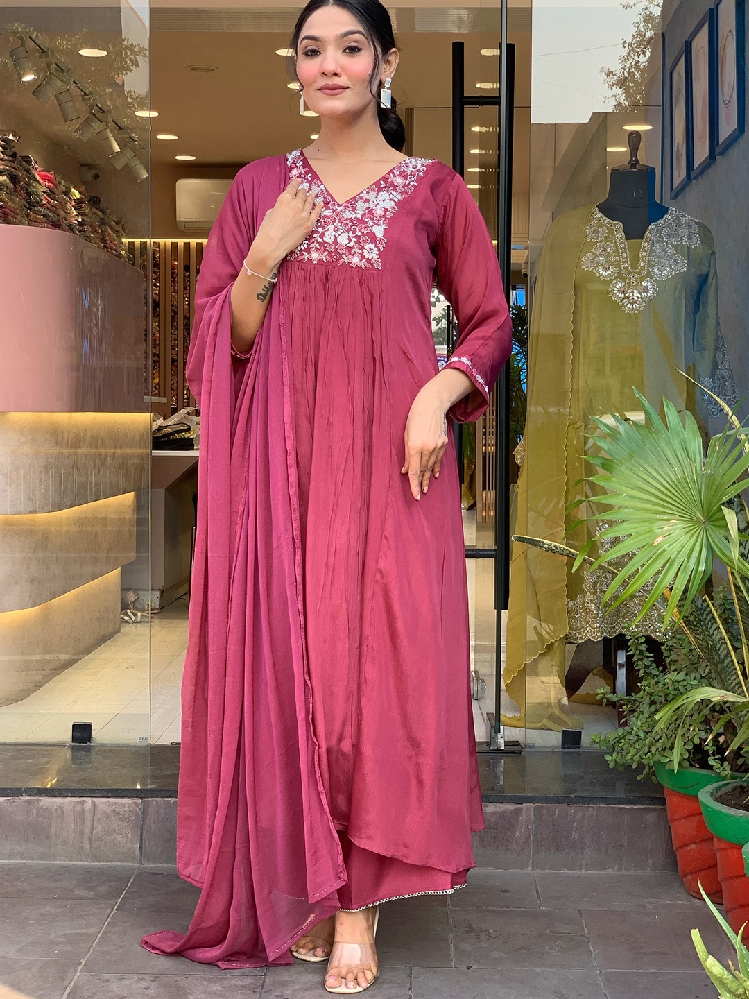 Growdamy Ethnic Motifs Embroidered Thread Work V Neck A Line Kurta With Trousers & Dupatta, Maroon
Growdamy Ethnic Motifs Embroidered Thread Work V Neck A Line Kurta With Trousers & Dupatta, Maroon