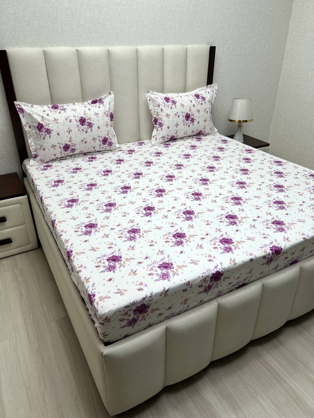 Pure Decor White & Purple Floral Printed 180 TC Cotton King Bedsheet 2.74 m x 2.74 m
Pure Decor White & Purple Floral Printed 180 TC Cotton King Bedsheet 2.74 m x 2.74 m