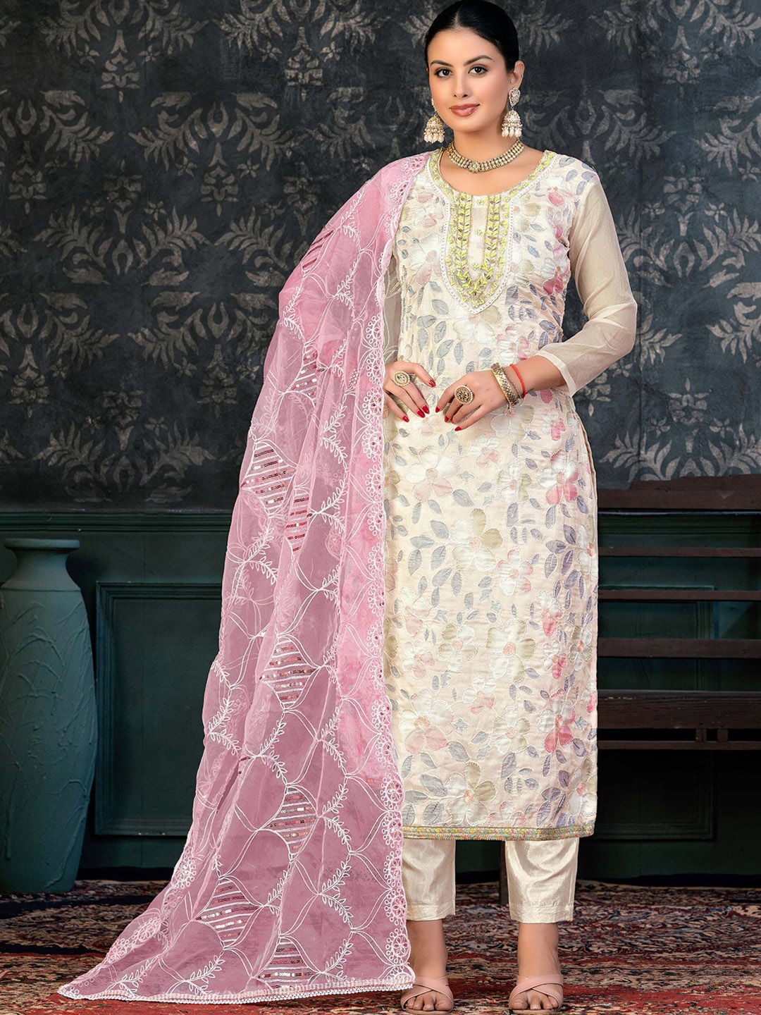 SHADOW & SAINING Floral Printed Zari Work Organza Semi-Stitched Dress Material, White
SHADOW & SAINING Floral Printed Zari Work Organza Semi-Stitched Dress Material, White