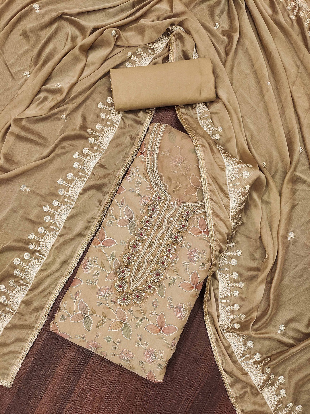 SHADOW & SAINING Floral Printed Beads And Stones Organza Unstitched Dress Material, Beige
SHADOW & SAINING Floral Printed Beads And Stones Organza Unstitched Dress Material, Beige
