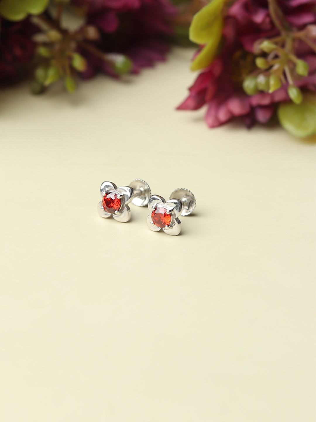 AKSHAT SAPPHIRE 92.5 Sterling Silver Rhodium-Plated Cubic Zirconia Studded Circular Studs
AKSHAT SAPPHIRE 92.5 Sterling Silver Rhodium-Plated Cubic Zirconia Studded Circular Studs