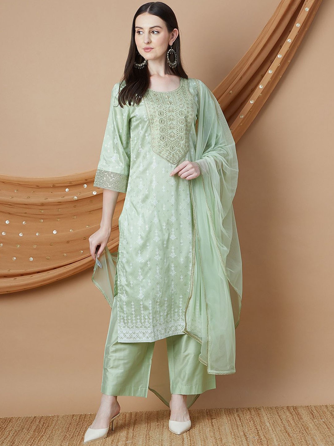 Melange by Lifestyle Floral Printed Zari Straight Kurta With Trouser & Dupatta, Green
Melange by Lifestyle Floral Printed Zari Straight Kurta With Trouser & Dupatta, Green