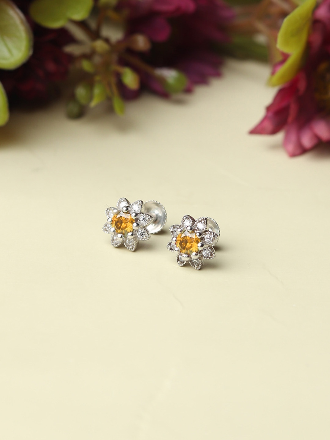 AKSHAT SAPPHIRE 92.5 Sterling Silver Rhodium-Plated CZ Studded Circular Studs Earrings
AKSHAT SAPPHIRE 92.5 Sterling Silver Rhodium-Plated CZ Studded Circular Studs Earrings