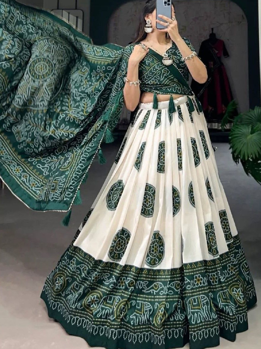 RADHVI BIZ Bandhani Printed Silk Ready to Wear Lehenga & Semi-Stitched Blouse With Dupatta, White
RADHVI BIZ Bandhani Printed Silk Ready to Wear Lehenga & Semi-Stitched Blouse With Dupatta, White
