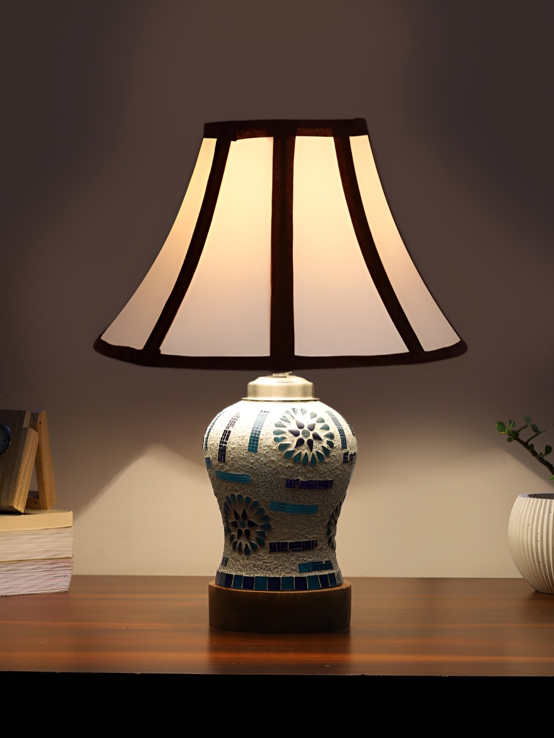 Devansh White Printed Traditional Frusturical Shaped Wooden Table Lamp & Mosaic Glass
Devansh White Printed Traditional Frusturical Shaped Wooden Table Lamp & Mosaic Glass