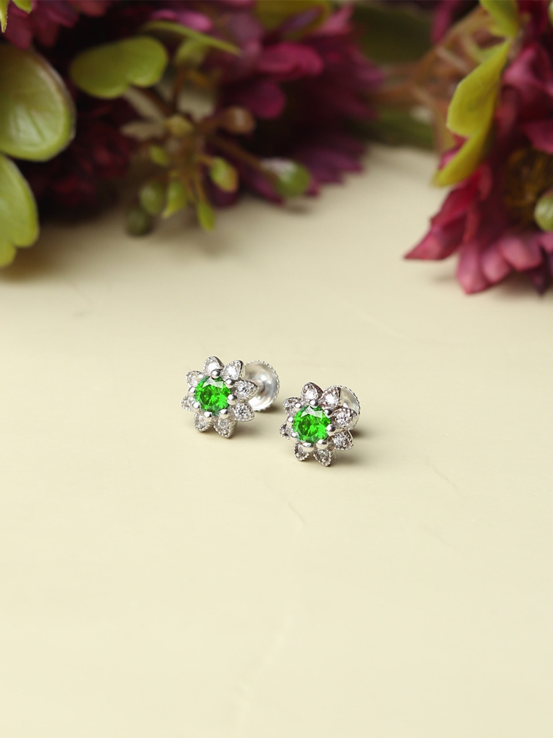 AKSHAT SAPPHIRE 92.5 Sterling Silver Rhodium-Plated CZ Studded Circular Studs Earrings
AKSHAT SAPPHIRE 92.5 Sterling Silver Rhodium-Plated CZ Studded Circular Studs Earrings