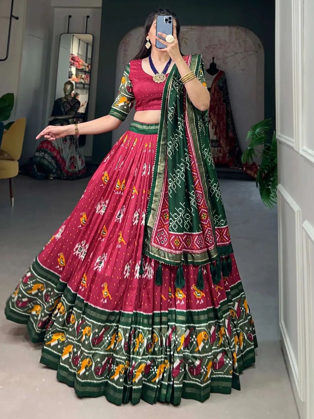 RADHVI BIZ Ethnic Motifs Silk Ready to Wear Lehenga & Semi-Stitched Blouse & Dupatta, Pink
RADHVI BIZ Ethnic Motifs Silk Ready to Wear Lehenga & Semi-Stitched Blouse & Dupatta, Pink