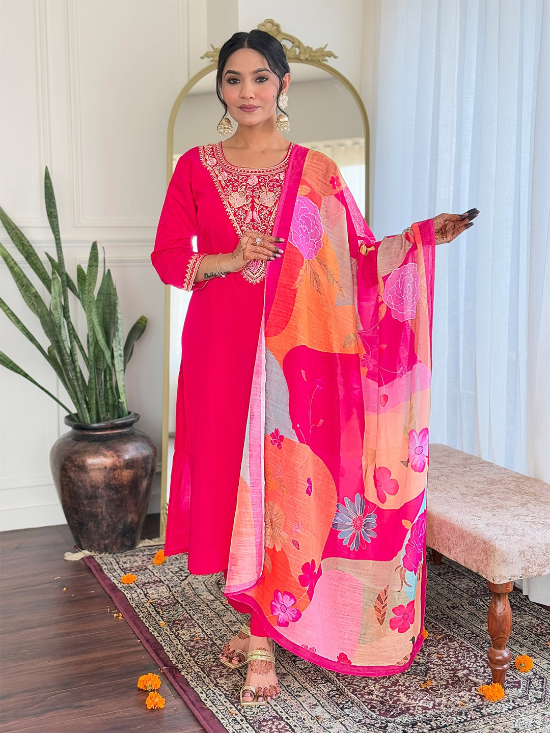 Growdamy Floral Embroidered Thread Work Chanderi Silk Straight Kurta & Trouser And Dupatta, Pink
Growdamy Floral Embroidered Thread Work Chanderi Silk Straight Kurta & Trouser And Dupatta, Pink