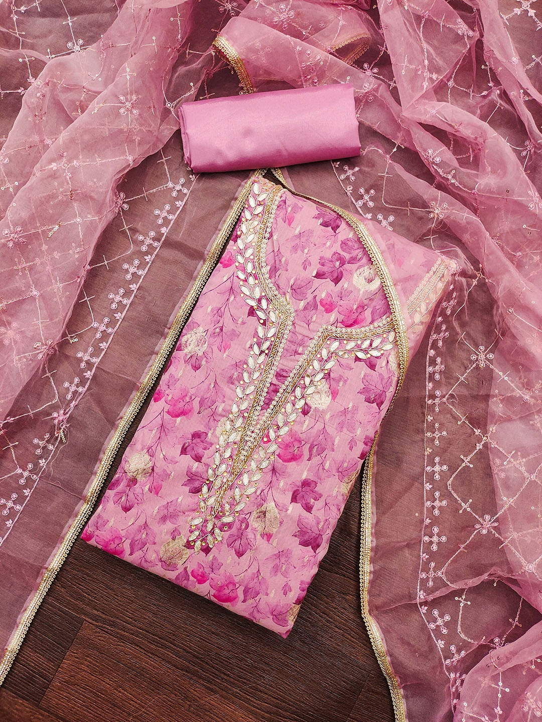 SHADOW & SAINING Printed Gotta Patti Organza Banarasi Semi-Stitched Dress Material, Pink
SHADOW & SAINING Printed Gotta Patti Organza Banarasi Semi-Stitched Dress Material, Pink