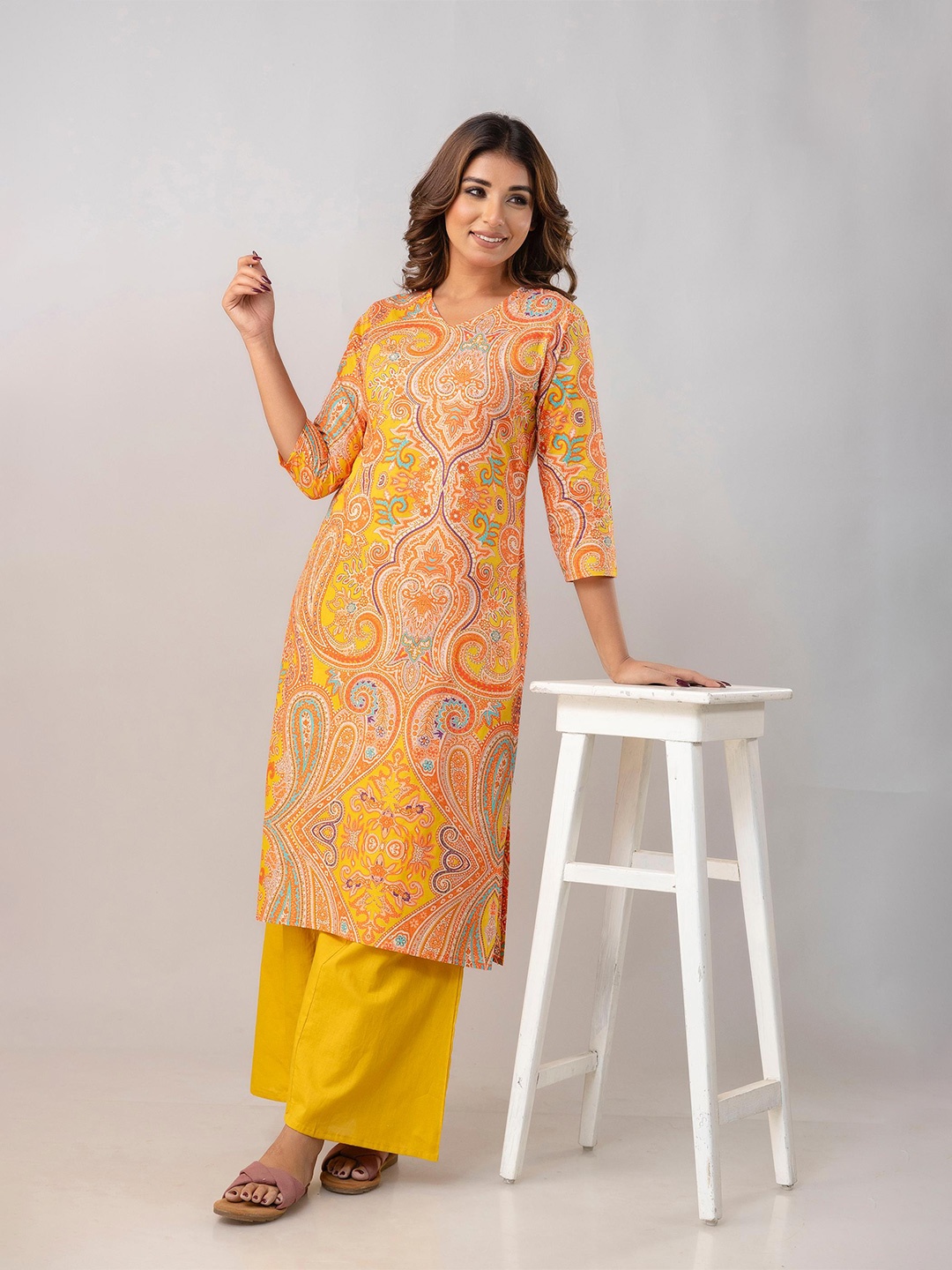 krambica Ethnic Motifs Printed V-Neck Straight Pure Cotton Kurta With Palazzos, Yellow
krambica Ethnic Motifs Printed V-Neck Straight Pure Cotton Kurta With Palazzos, Yellow