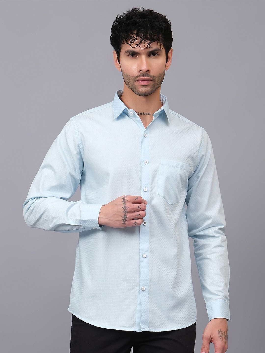 Vida Loca India Slim Fit Geometric Self Design Cotton Casual Shirt, Blue
Vida Loca India Slim Fit Geometric Self Design Cotton Casual Shirt, Blue
