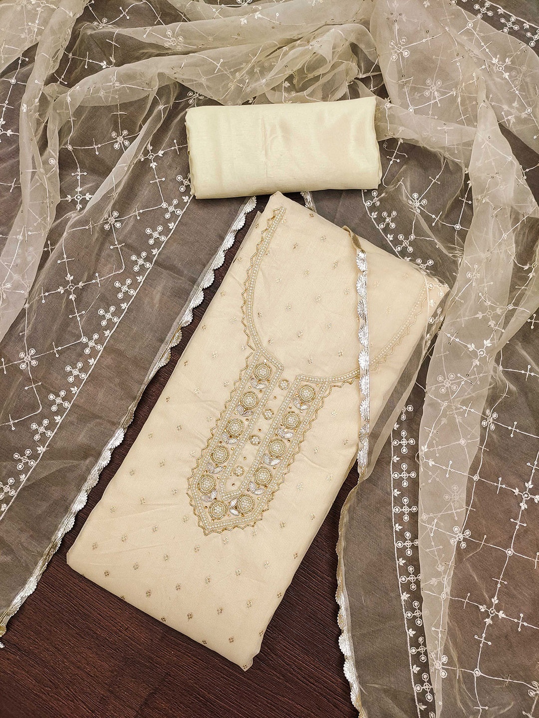 SHADOW & SAINING Floral Woven Design Beads And Stones Organza Unstitched Dress Material, Beige
SHADOW & SAINING Floral Woven Design Beads And Stones Organza Unstitched Dress Material, Beige