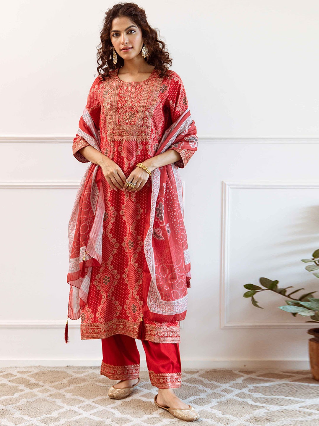 DIVASTRI Bandhani Printed Sequinned Round Neck Straight Kurta With Palazzos And Dupatta, Red
DIVASTRI Bandhani Printed Sequinned Round Neck Straight Kurta With Palazzos And Dupatta, Red