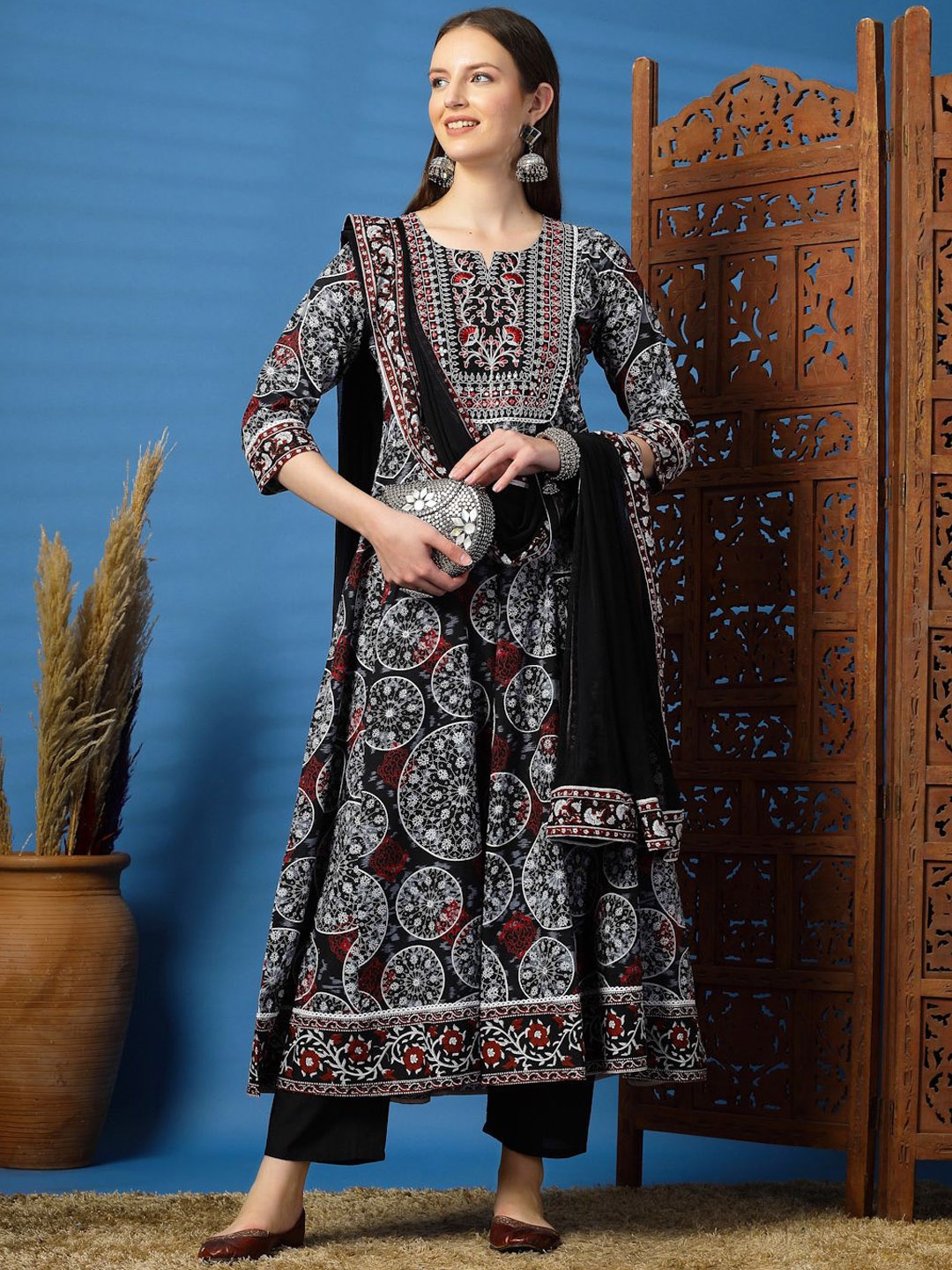 Sangria Embroidered Notch-Neck Pure Cotton Straight Kurta With Trouser & Dupatta, Black
Sangria Embroidered Notch-Neck Pure Cotton Straight Kurta With Trouser & Dupatta, Black