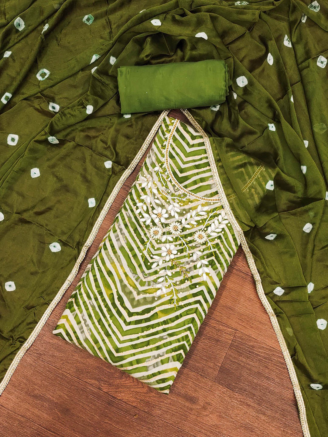 SHADOW & SAINING Chevron Printed Sequnnied Pure Silk Semi-Stitched Dress Material, Green
SHADOW & SAINING Chevron Printed Sequnnied Pure Silk Semi-Stitched Dress Material, Green