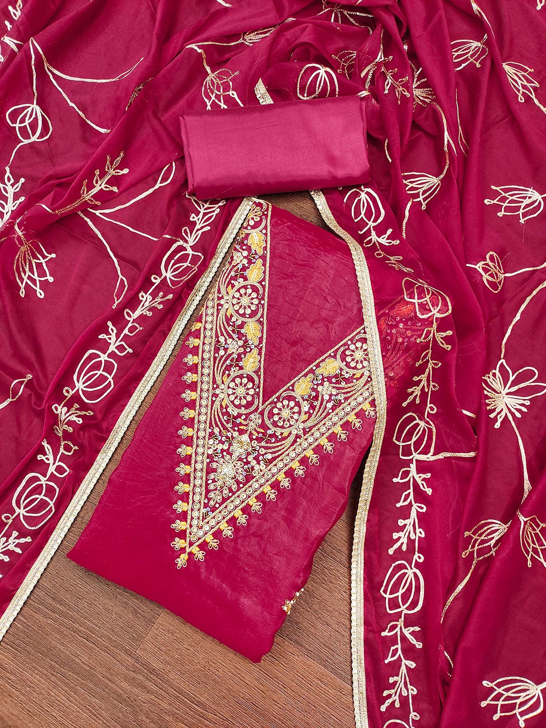SHADOW & SAINING Floral Embroidered Zari Pure Silk Semi-Stitched Dress Material, Pink
SHADOW & SAINING Floral Embroidered Zari Pure Silk Semi-Stitched Dress Material, Pink