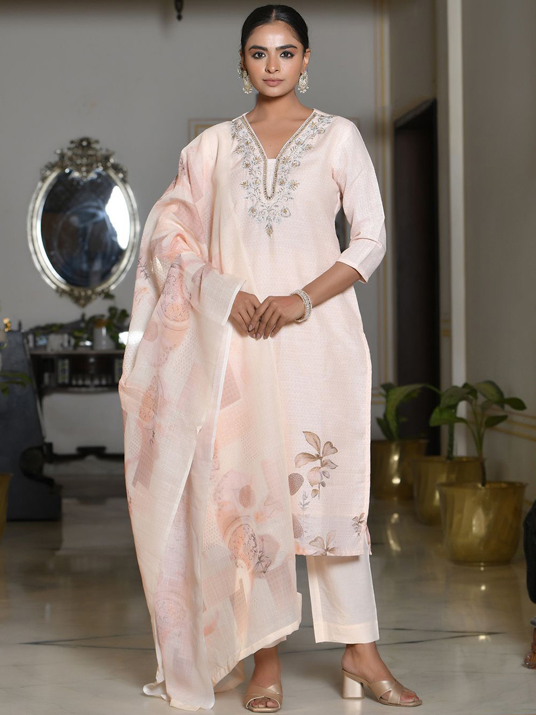 VAASVA JAIPUR Floral Embroidered Beads and Stones Linen Kurta with Trousers & Dupatta, Peach
VAASVA JAIPUR Floral Embroidered Beads and Stones Linen Kurta with Trousers & Dupatta, Peach