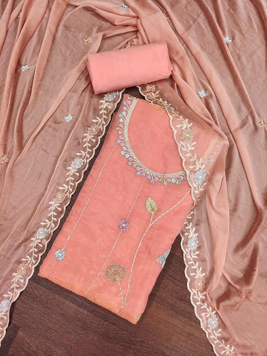 SHADOW & SAINING Floral Embroidered Sequinned Pure Silk Semi-Stitched Dress Material, Pink
SHADOW & SAINING Floral Embroidered Sequinned Pure Silk Semi-Stitched Dress Material, Pink