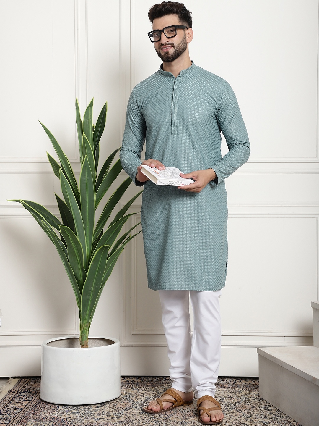 SOJANYA Ethnic Motifs Embroidered Mandarin Collar Pure Cotton Kurta With Pyjama, Sea green
SOJANYA Ethnic Motifs Embroidered Mandarin Collar Pure Cotton Kurta With Pyjama, Sea green