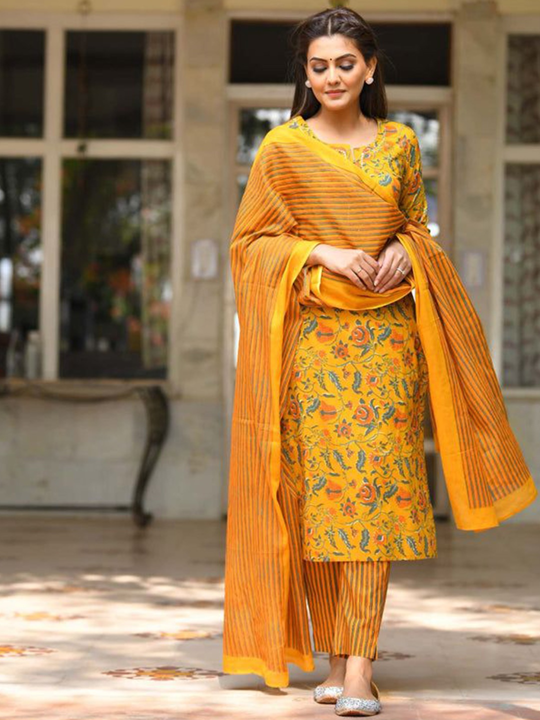 Moda Rapido Floral Printed Pure Cotton Straight Kurta With Trousers And Dupatta, Yellow
Moda Rapido Floral Printed Pure Cotton Straight Kurta With Trousers And Dupatta, Yellow
