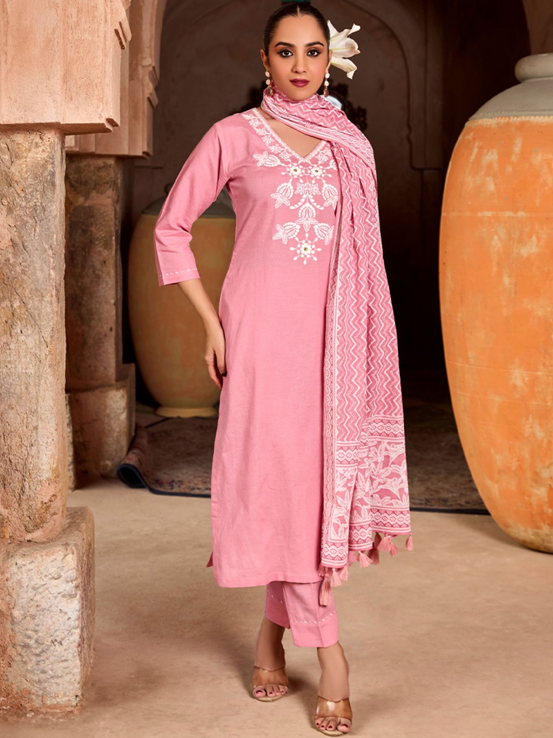 WOMEN PLUS Floral Yoke Design Thread Work Pure Cotton Kurta with Trousers & Dupatta, Pink
WOMEN PLUS Floral Yoke Design Thread Work Pure Cotton Kurta with Trousers & Dupatta, Pink