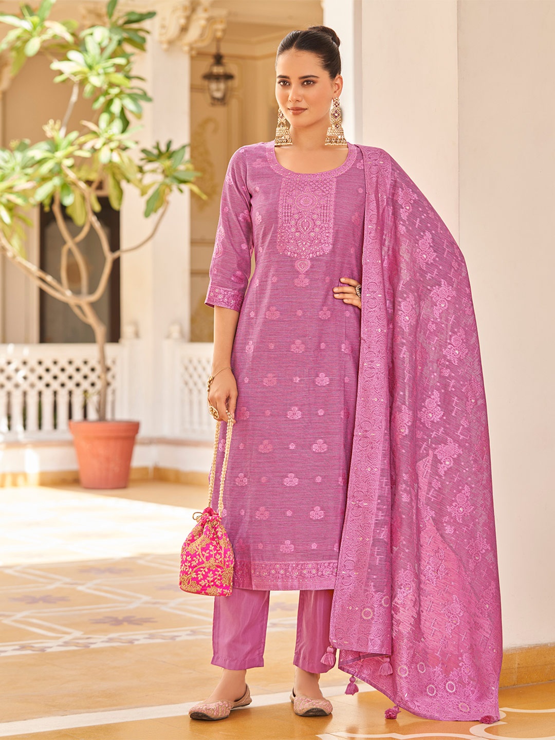 DIVASTRI Floral Woven Design Round Neck Straight Kurta With Trousers & Dupatta, Pink
DIVASTRI Floral Woven Design Round Neck Straight Kurta With Trousers & Dupatta, Pink