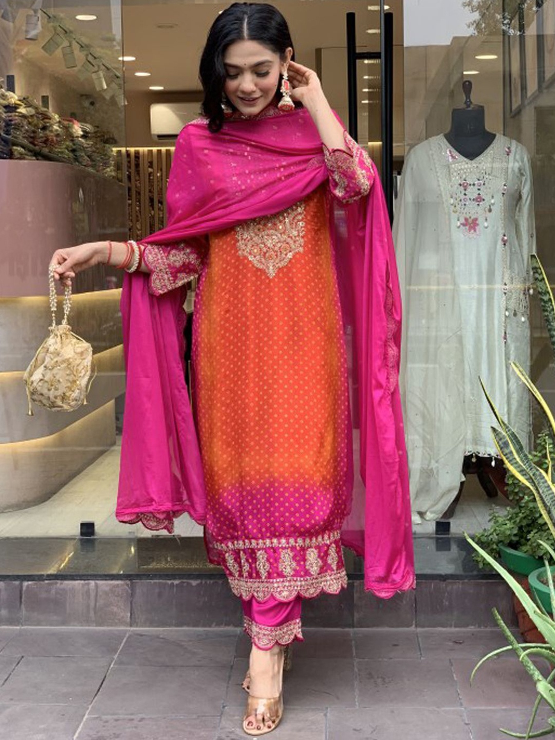 KERI PERRY Women Bandhani Embroidered Chinon Thread Work Kurti Palazzos With Dupatta Set, Orange
KERI PERRY Women Bandhani Embroidered Chinon Thread Work Kurti Palazzos With Dupatta Set, Orange