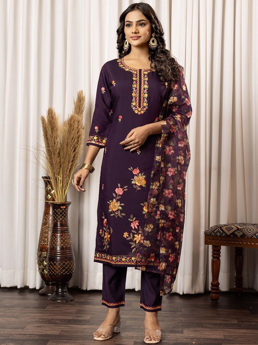 DRESOUL Floral Embroidered Thread Work Straight Kurta With Trousers & Dupatta, Purple
DRESOUL Floral Embroidered Thread Work Straight Kurta With Trousers & Dupatta, Purple