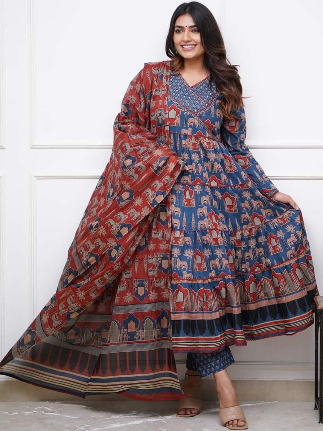 KERI PERRY Kalamkari Print Thread Work Cotton Ethnic Motifs Anarkali Kurti Pant & Dupatta, Blue
KERI PERRY Kalamkari Print Thread Work Cotton Ethnic Motifs Anarkali Kurti Pant & Dupatta, Blue