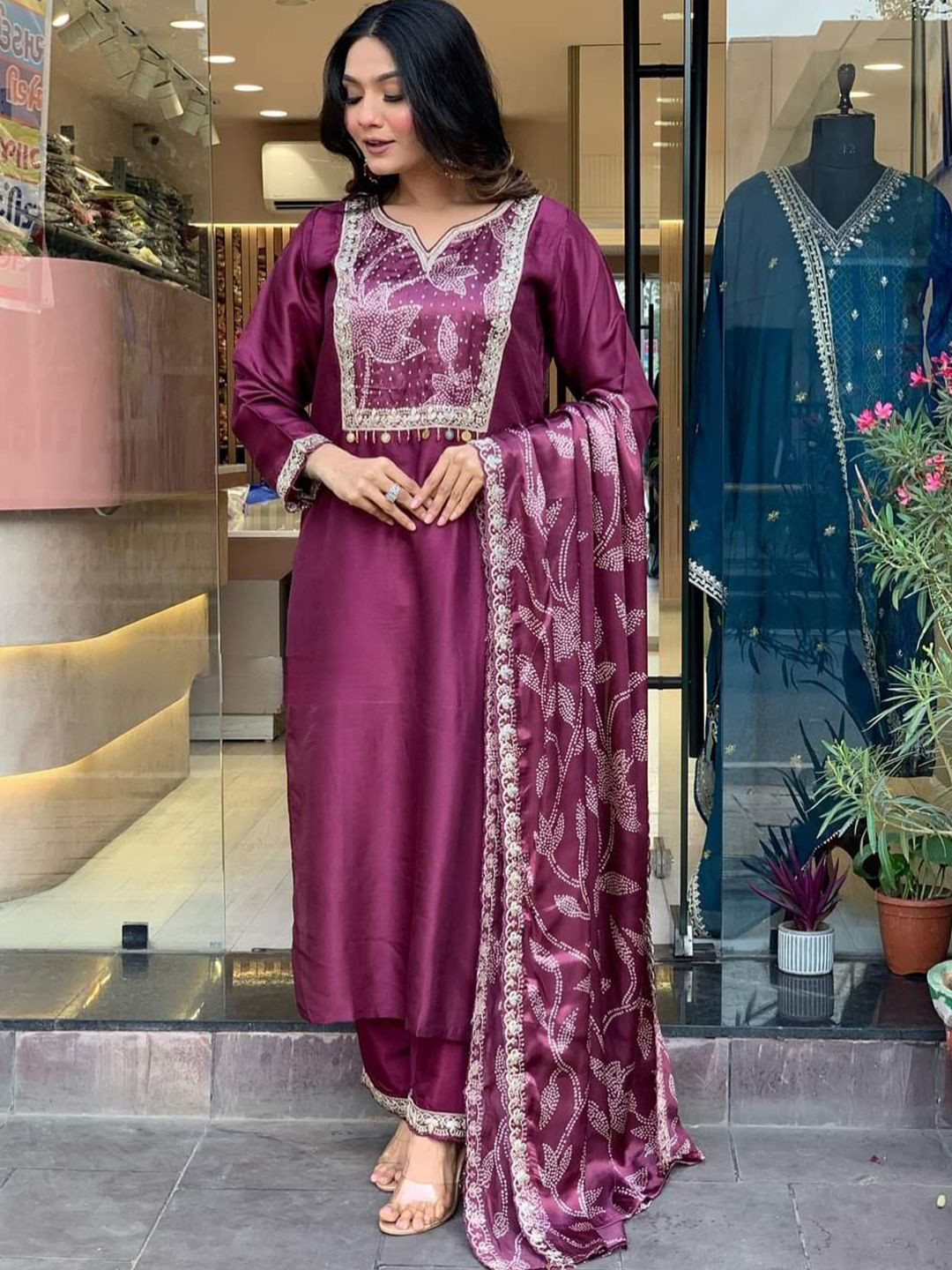 KERI PERRY Floral Yoke Design Thread Work Chanderi Silk Kurta With Trousers And Dupatta, Magenta
KERI PERRY Floral Yoke Design Thread Work Chanderi Silk Kurta With Trousers And Dupatta, Magenta