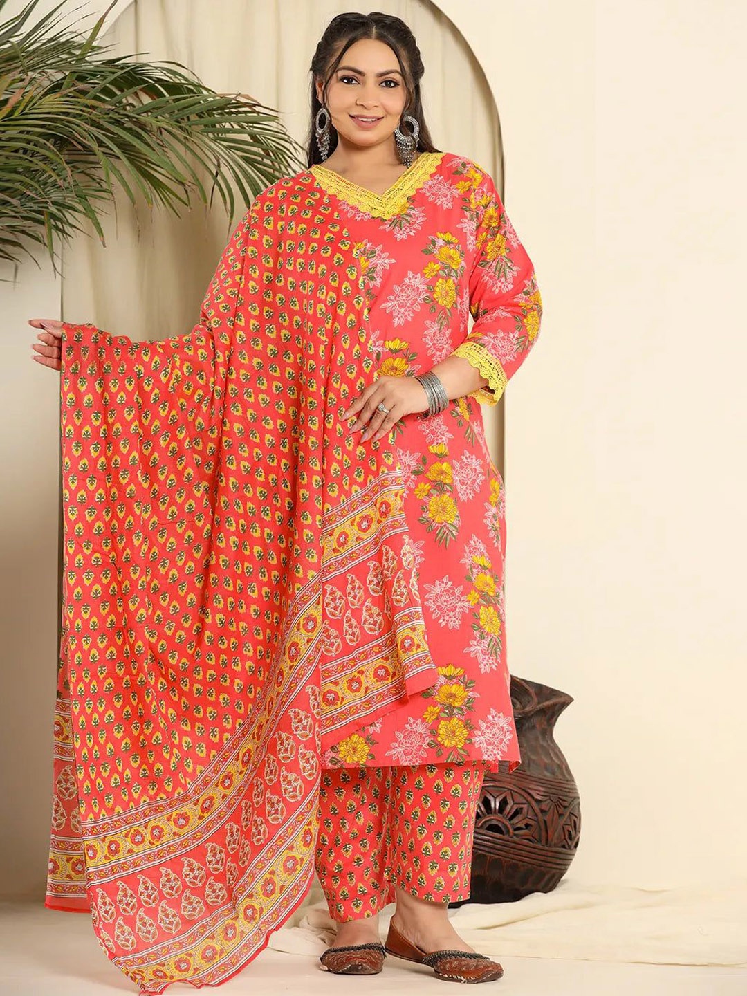 MissKurti Plus Size Floral Printed V Neck Pure Cotton Kurta With Trousers & Dupatta, Pink
MissKurti Plus Size Floral Printed V Neck Pure Cotton Kurta With Trousers & Dupatta, Pink