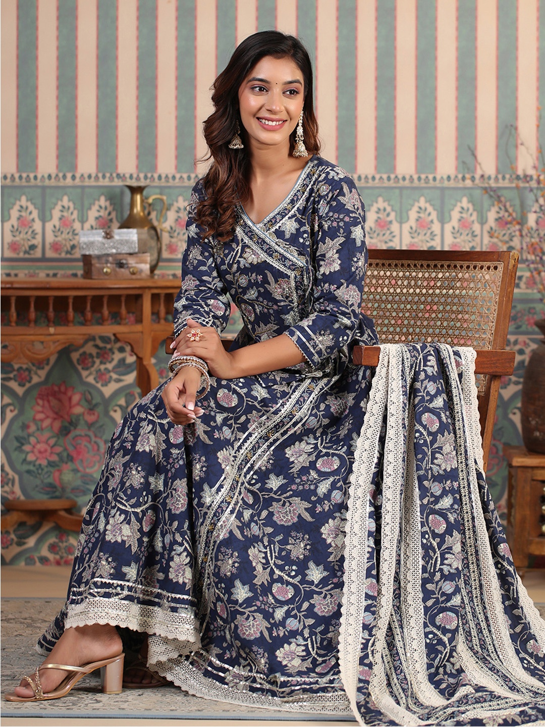 all about you Floral Printed V-Neck Pure Cotton Anarkali Kurta With Trousers & Dupatta, Blue
all about you Floral Printed V-Neck Pure Cotton Anarkali Kurta With Trousers & Dupatta, Blue