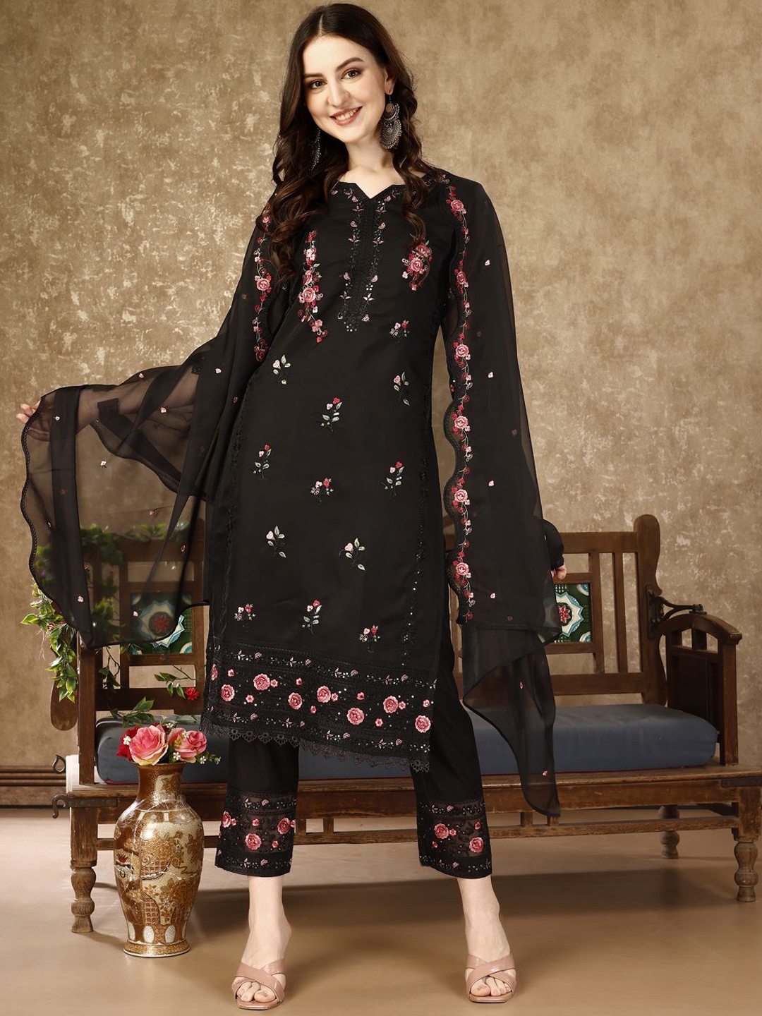 Berrylicious Floral Embroidered Notch Neck Sequinned Kurta With Trousers And Dupatta, Black
Berrylicious Floral Embroidered Notch Neck Sequinned Kurta With Trousers And Dupatta, Black
