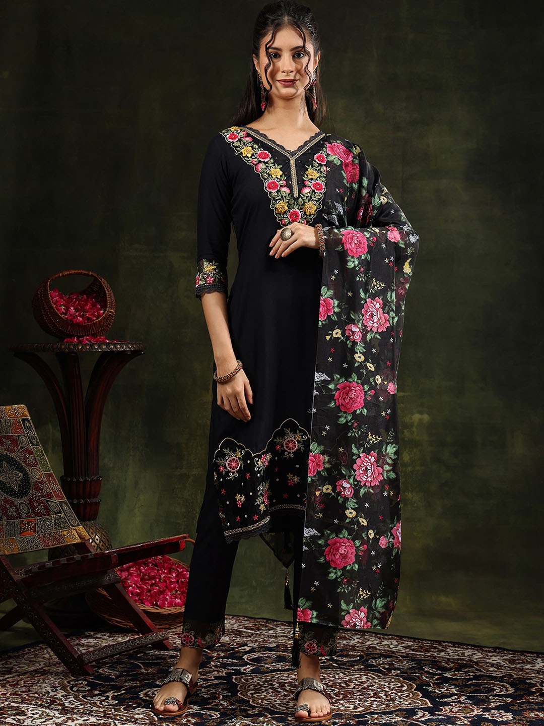Berrylicious Floral Embroidered V Neck Chanderi Cotton Kurta With Trousers & Dupatta, Black
Berrylicious Floral Embroidered V Neck Chanderi Cotton Kurta With Trousers & Dupatta, Black