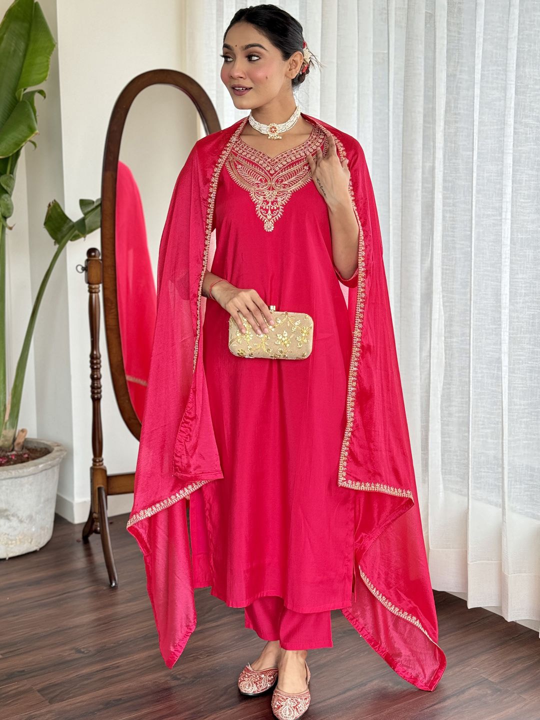 BAESD Ethnic Motifs Embroidered Thread Work Chanderi Silk Straight Kurta Pant Dupatta Set, Pink
BAESD Ethnic Motifs Embroidered Thread Work Chanderi Silk Straight Kurta Pant Dupatta Set, Pink